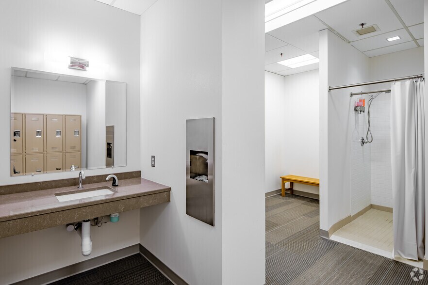 More Photos Of 1801 Research Blvd, Rockville Unknown For Lease