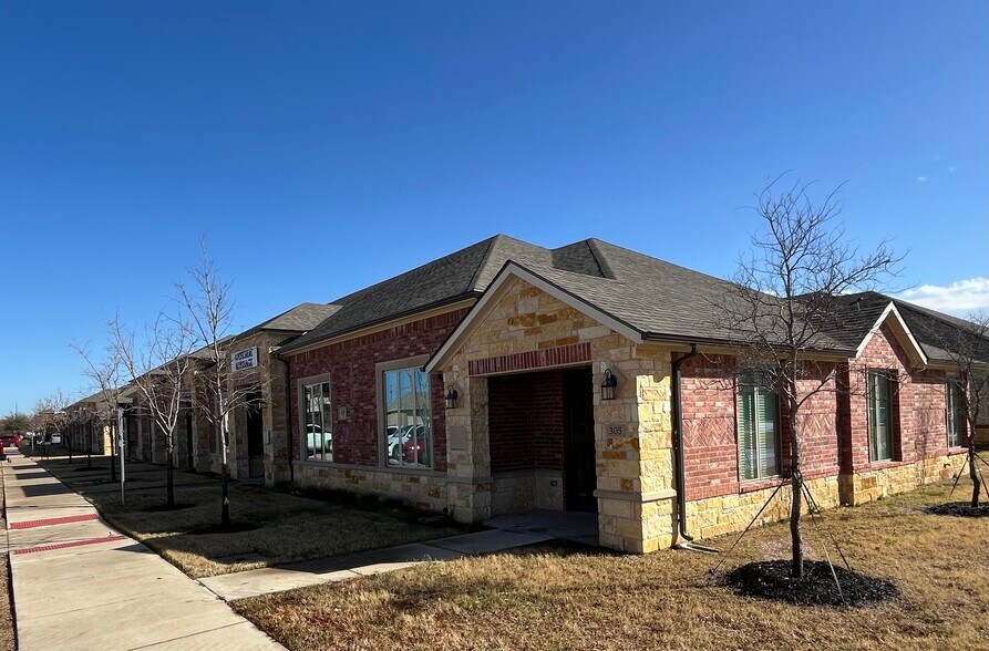 More Photos Of 400 Stonebrook Pky, Frisco Unknown For Lease