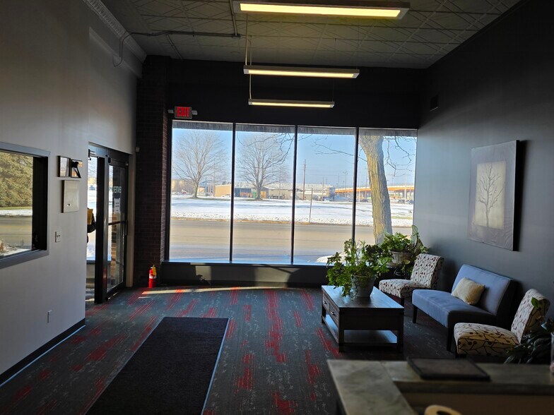 More Photos Of 1012-1020 Lincolnway, La Porte Storefront For Lease