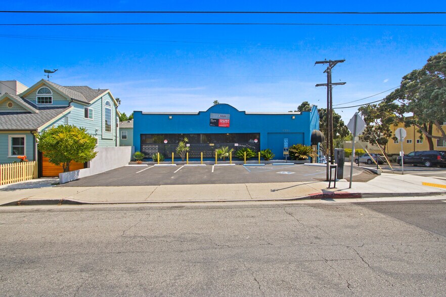 More Photos Of 2331 4th St, Santa Monica Freestanding For Sale