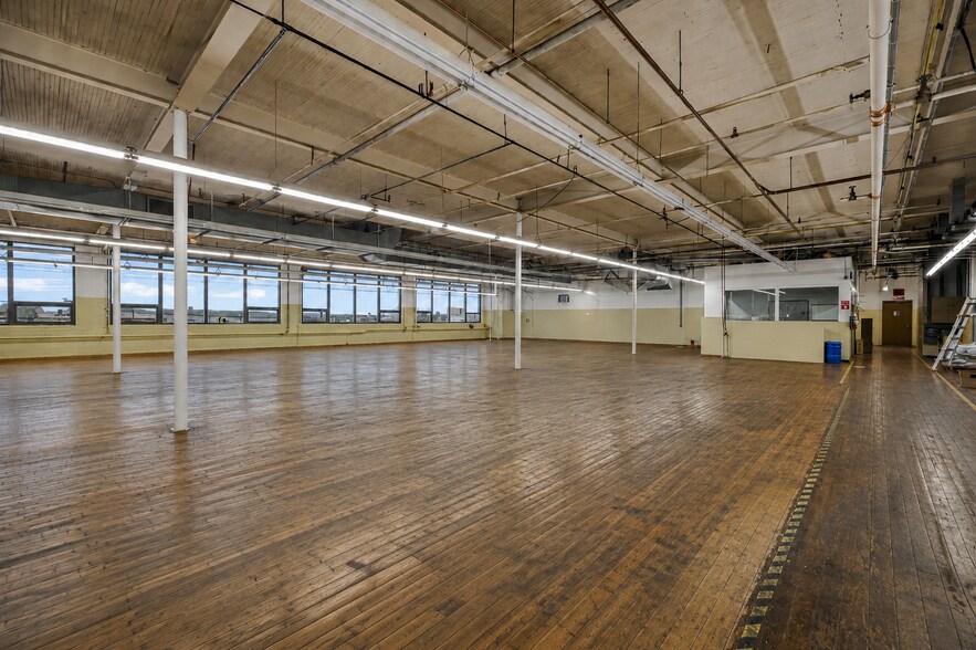 More Photos Of 735 Allens Ave, Providence Manufacturing For Sale