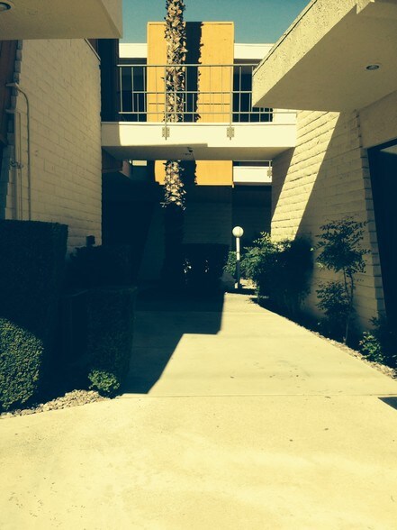 More Photos Of 1700 E Desert Inn Rd, Las Vegas Office Residential For Lease