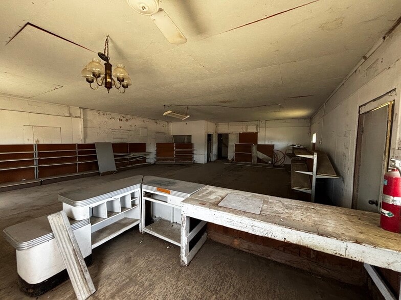 More Photos Of 201 N Main St, McGregor Office For Sale