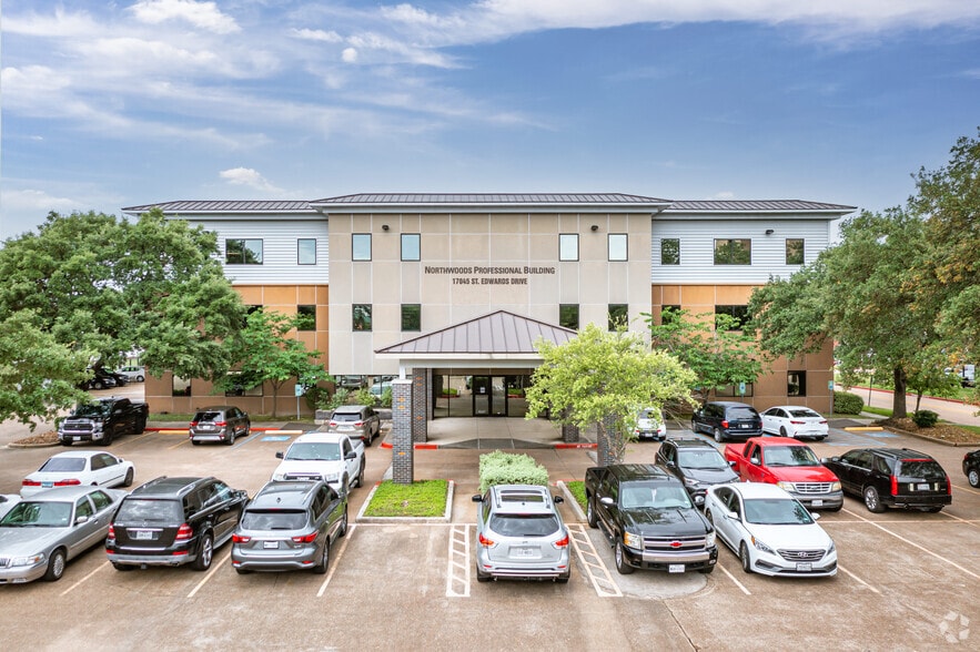 More Photos Of 800 Peakwood Dr, Houston Unknown For Lease