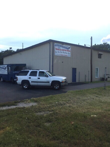 More Photos Of 8915 S Broadway, Saint Louis Light Distribution For Sale