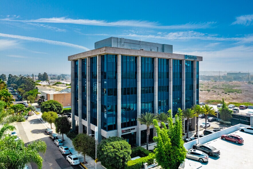 Primary Photo Of 13274 Fiji Way, Marina Del Rey Office Residential For Lease