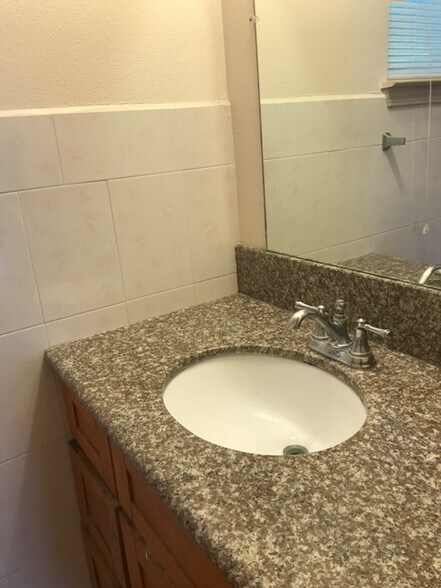 More Photos Of 1004 S Main St, Pasadena Apartments For Sale