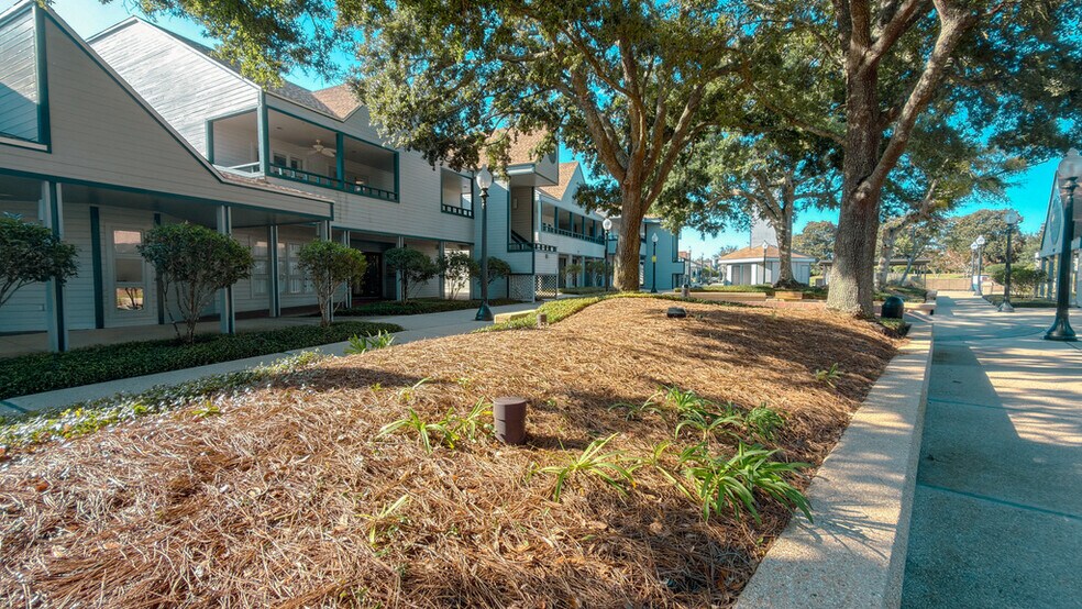 More Photos Of 4400 Bayou Blvd, Pensacola Office For Sale