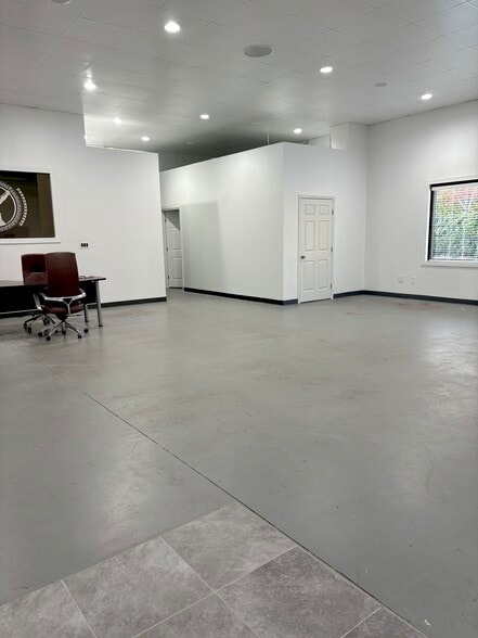 More Photos Of 10913 Office Park Dr, Charlotte Unknown For Lease