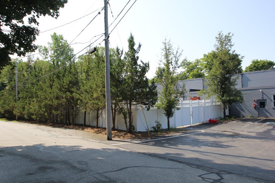 More Photos Of 3 Washington St, North Reading Warehouse For Sale