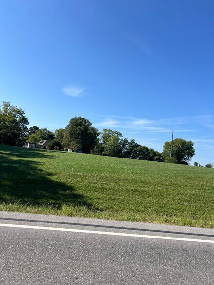 More Photos Of 735 Interstate Dr, Manchester Land For Lease