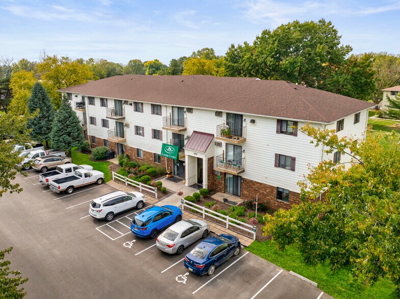 More Photos Of 100-112 5th Ave NW, Altoona Apartments For Sale