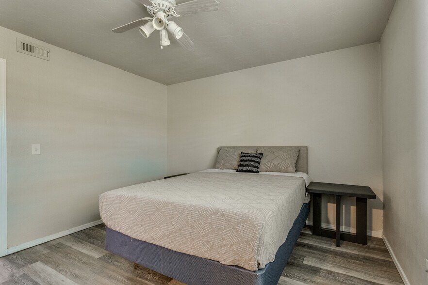 More Photos Of NW 10th St & N Classen Blvd, Oklahoma City Apartments For Sale