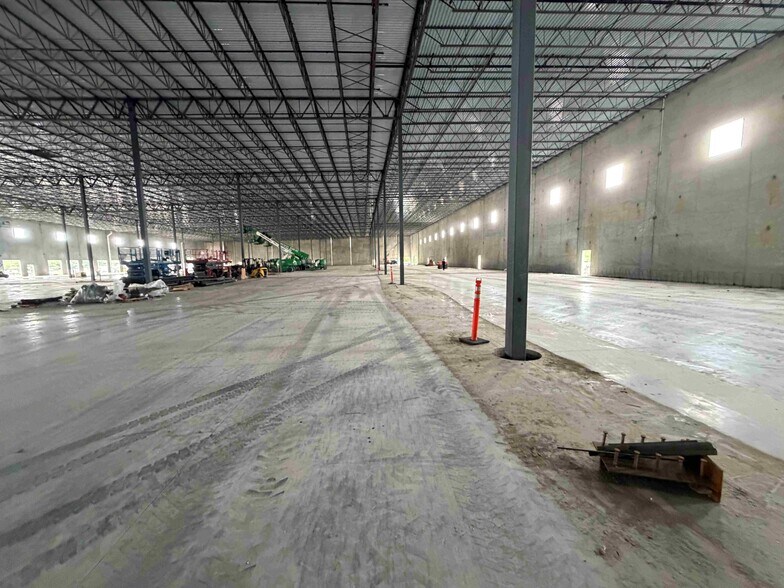 More Photos Of 11207 Ryliecrest Dr, Balch Springs Warehouse For Sale