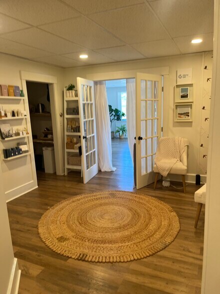 More Photos Of 2 Scott Dyer Rd, Cape Elizabeth Storefront Retail Office For Sale