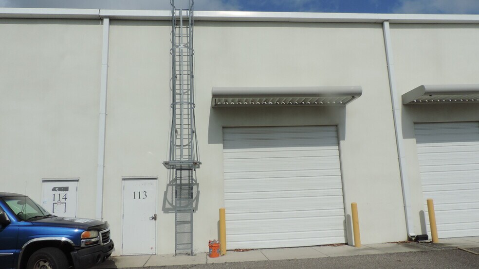 More Photos Of 10501 S Orange Ave, Orlando Light Manufacturing For Sale
