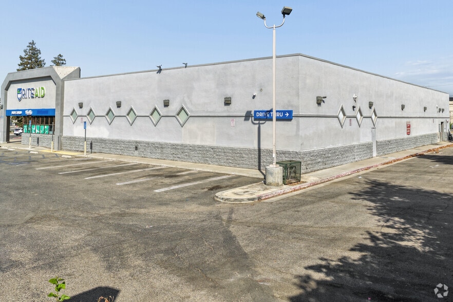 More Photos Of 1701 23rd St, Bakersfield Drugstore For Lease