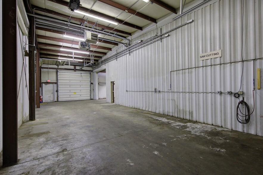 More Photos Of 180 Ushers Rd, Round Lake Warehouse For Sale