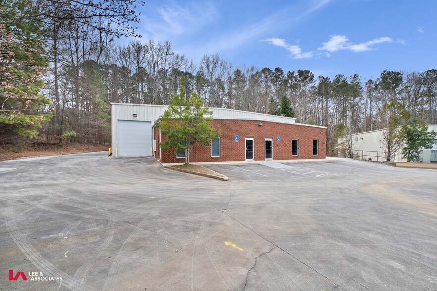 More Photos Of 121 Holt Industrial Cir, Acworth Warehouse For Sale