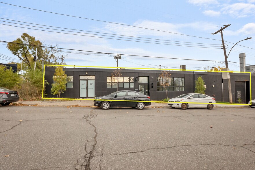 Primary Photo Of 2425-2455 Rue Desautels, Montréal Flex For Lease
