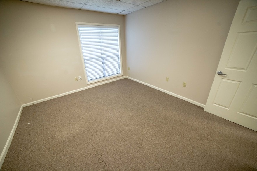 More Photos Of 875 Old Roswell Rd, Roswell Office For Sale