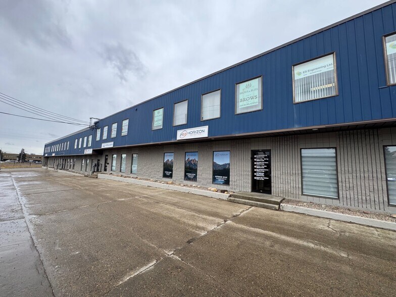 More Photos Of 9848 33 Av NW, Edmonton Office For Lease