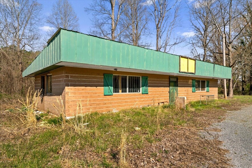 More Photos Of 12745 US 411, Crandall Convenience Store For Sale