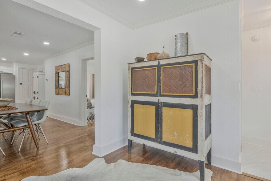 More Photos Of 6682 Ravine St, Milton Office Residential For Sale