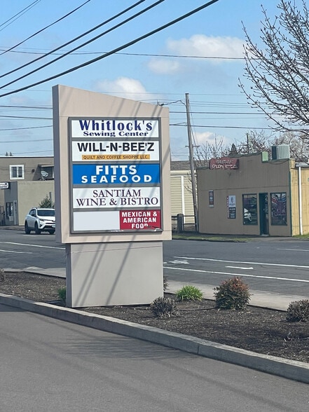 More Photos Of 1555 12th St SE, Salem Unknown For Lease