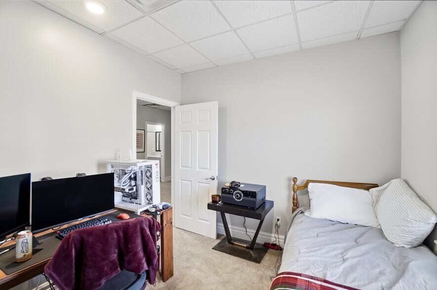 More Photos Of 2406 Auburn Ave, Cincinnati Office Residential For Sale