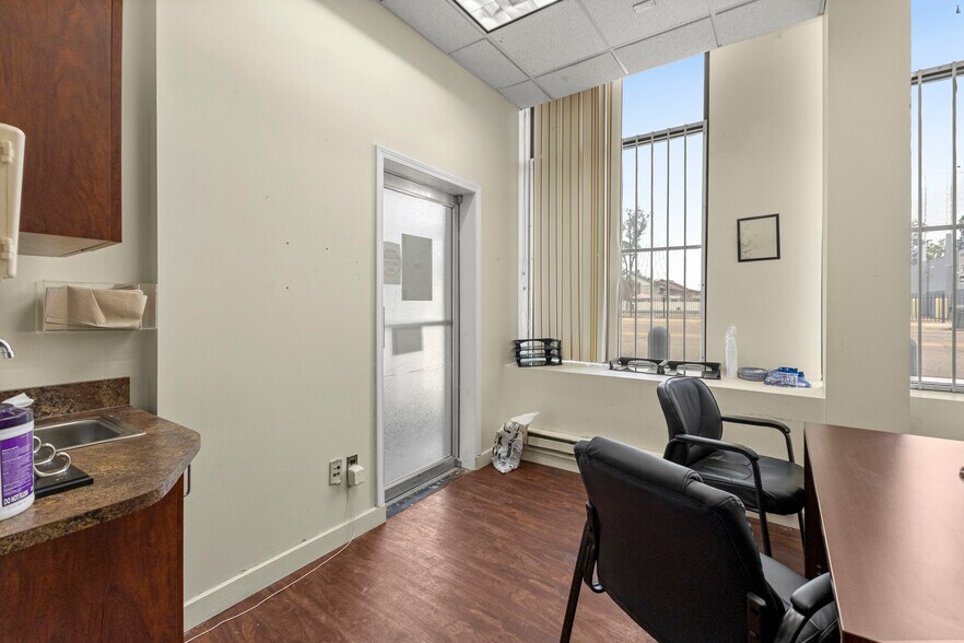 More Photos Of 13403 W 7 Mile Rd, Detroit Medical For Lease