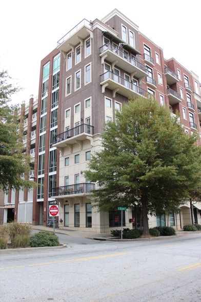 More Photos Of 101 E McBee Ave, Greenville General Retail For Lease