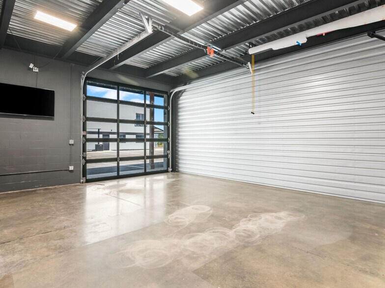 More Photos Of 529 SH 46 E, Boerne Warehouse For Lease
