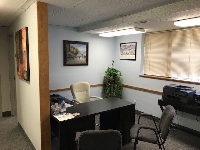 More Photos Of 7601 Pershing Blvd, Kenosha Office For Sale
