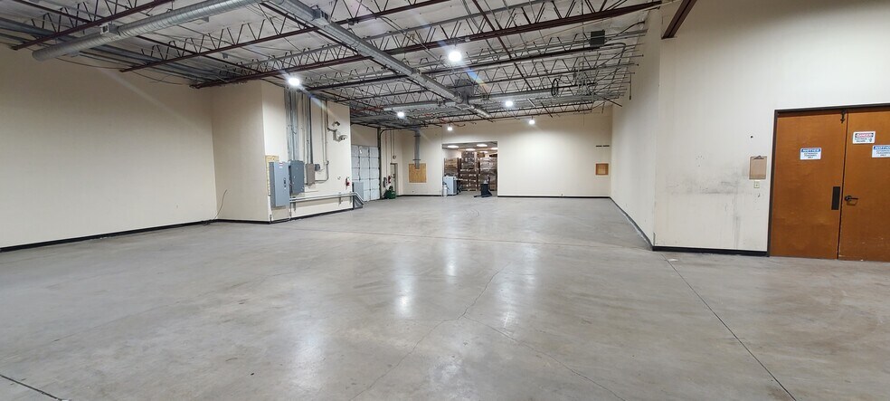 More Photos Of 1110 Collins Blvd E, Richardson Light Manufacturing For Lease