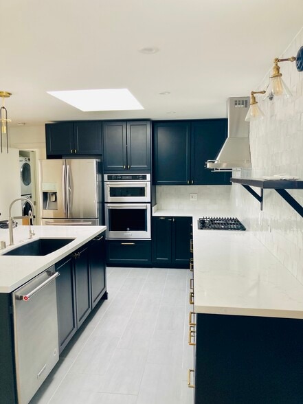 More Photos Of 3529 Fruitvale Ave, Oakland Light Manufacturing For Sale