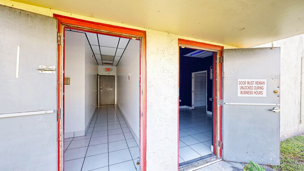 More Photos Of 27330 S Dixie Hwy, Homestead Storefront Retail Office For Sale