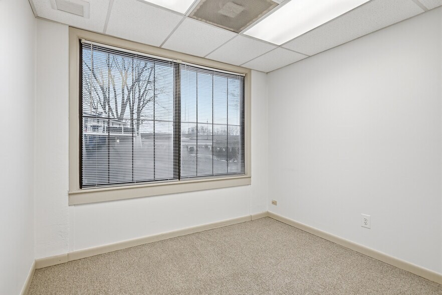 More Photos Of 355 Bridge St, Northampton Office For Lease
