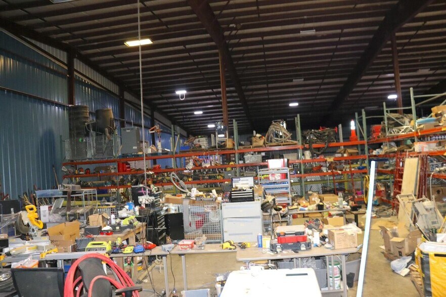 More Photos Of 1301 Industrial Park Rd, Mountain Grove Warehouse For Lease