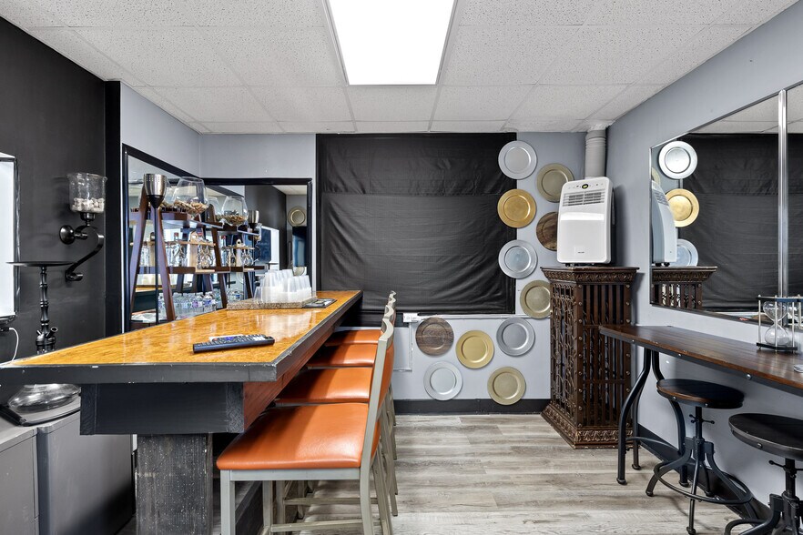 More Photos Of 118 Howard St, Rossville Medical For Sale