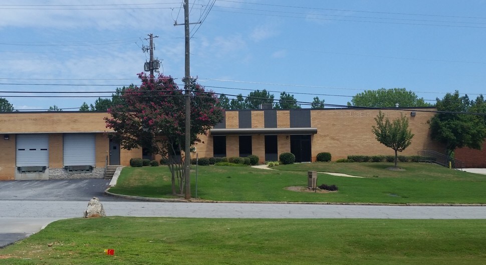 More Photos Of 1531 Stone Ridge Dr, Stone Mountain Warehouse For Lease