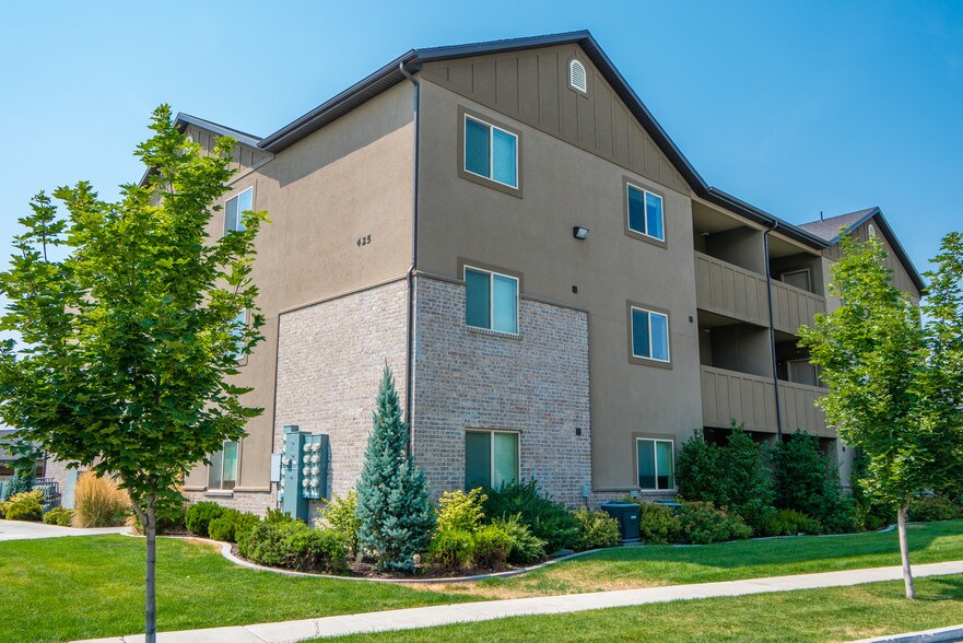 More Photos Of 415 Suncrest Ln, Logan Apartments For Sale