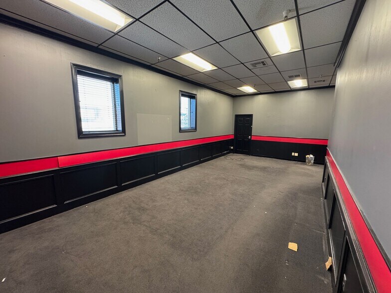 More Photos Of 7700 E 38th St, Tulsa Manufacturing For Sale