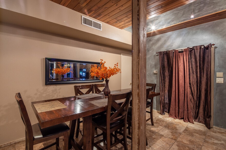 More Photos Of 2386 Colleen Dr, Canyon Lake Hotel For Sale