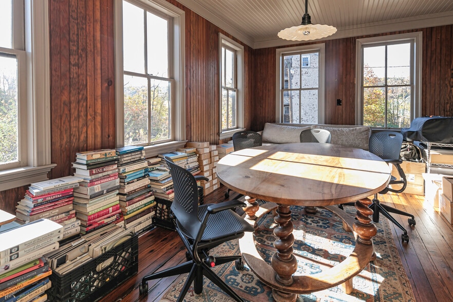 More Photos Of 2 Bridge St, Milford Restaurant For Sale