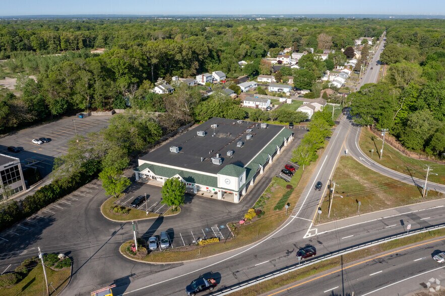 More Photos Of 1235 Wampanoag Trl, Riverside General Retail For Lease