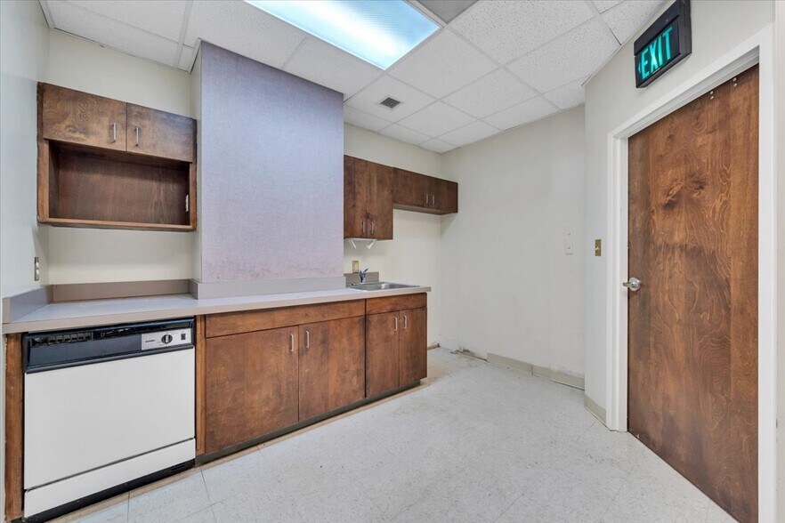 More Photos Of 210 S Jefferson St, Roanoke Loft Creative Space For Sale