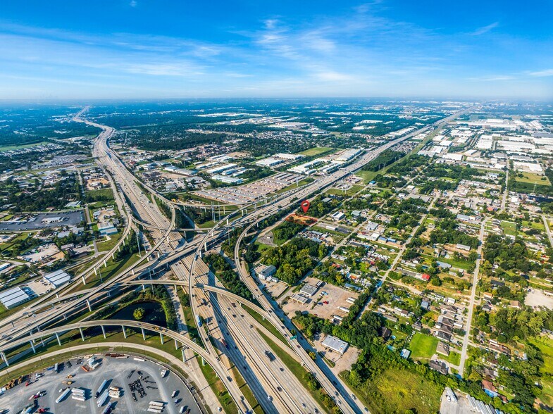 More Photos Of 5939 Albert Dr, Humble Light Distribution For Sale