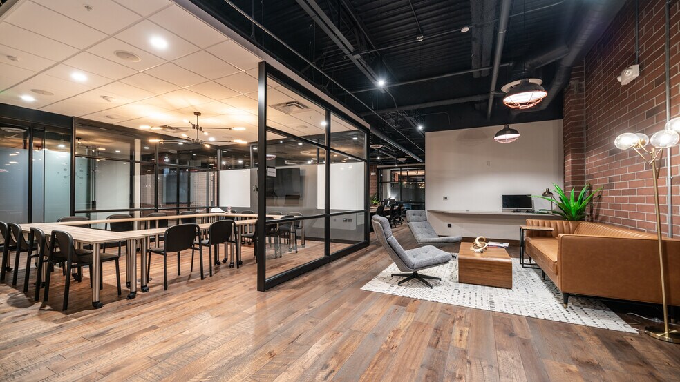 More Photos Of 313 N Gilbert Rd, Gilbert Storefront Retail Office For Sale