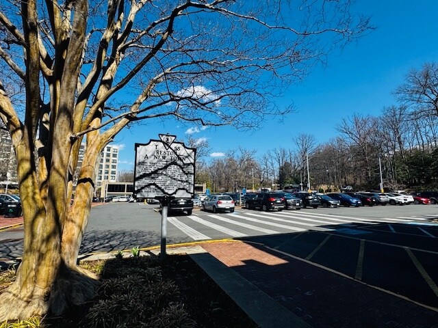 More Photos Of 1635 Washington Plz, Reston Apartments For Lease